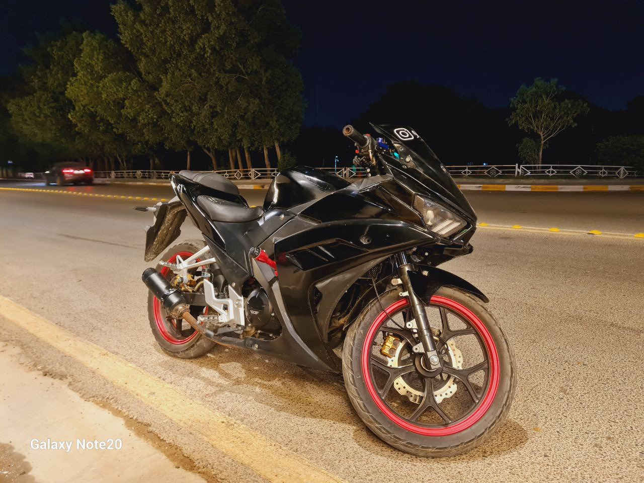 سلام عليكم دراجه R200 دايوان موديل 2023 دراجه نضيفه ناقصه شوي ترتيبات بل كفرات وصبغ سعر الدراجه مليون و 900 قابله للتفاوض للتواصل واتساب ***********
