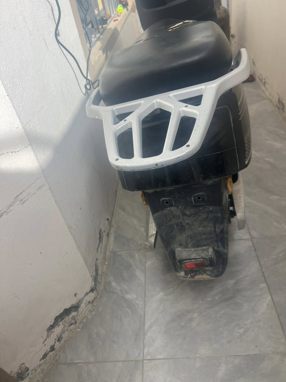 سلام عليكم دراجه شحن للبيع سعرها 250الف  رقم الهاتف ***********
