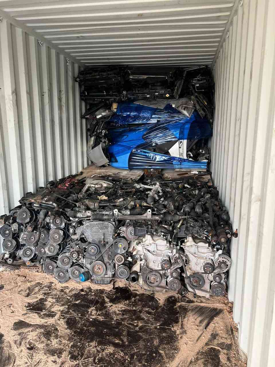 يوجد لدينا قطع غيار اصليه ظافران جميع مديلات و انسب اسعار ويوجد لدينا توصيل جميع محافظات مجمع باقر الكوري واتساب***********
