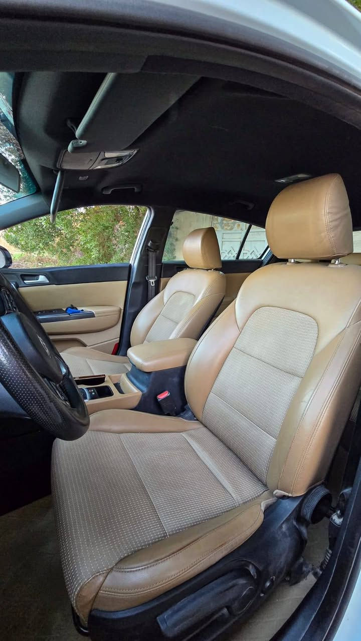 سلام عليكم
سبورتج ٢٠١٨ خليجي 
محرك ٢٠٠٠ دوش 
دواخل جلد و مخمل 
حساس امامي خلفي 
كامره خلفيه 
كرسي سائق نفخ 
مري شفط 
لايت زنون 
مكفوله من الصبغ 
فقط بارد بل جنطه و جاملغ امامي الايمن 
سعر ١٧٥ ورقه 
تواصل ***********
