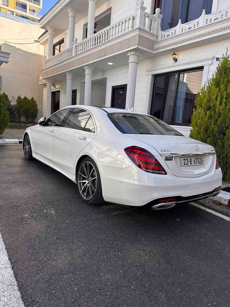 السلام عليكم 
للبيع 
S560 
موديل 19 وارد امريكي صور الحادث مرفقه 
السياره فول مواصفات 
كمرات 360 درجه حساس محيطى  
كشنات مساج بيبان شفط بردات كهربائيه 
فول السياره 
السياره جديده  
لاستفسار ***********
