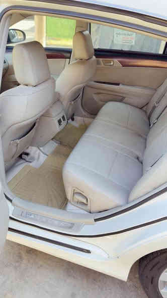 السلام عليكم للبيع افلون2012 فول عدا البصمة وارد امريكي صبغ جاملغ خلفي والباب الخلفي بدون دواخل والجاملغ الامامي صبغ بدون ضربة سيارة جديدة  .... السعر 170ورقة بيها مجال 
للاستفسار *********** الفارس
