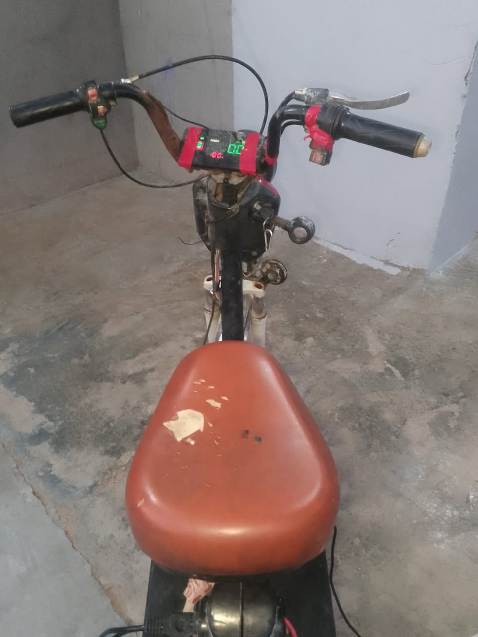 دراجه شحن مال شغل توديك وجيبك تايرات جدد بطاريات ٤زينات هورن لايت كشن جلد شغال بريكات كامل بس كشره تعبان شويه اسعر ١٢٥بي مجال


**إذا كنت صاحب هذا الإعلان وتريد حذفه لأي سبب، رجاءا أرسل رسالة إلى الدعم الفني**