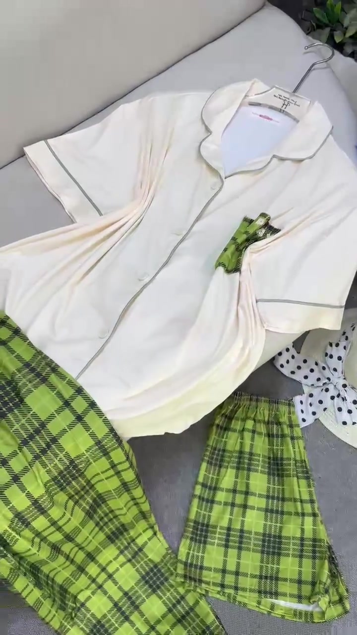 الكولكشن الصيفي  يبداً من هنا 
     تراك بيتي   . ترند الموسم    
الخامة قطن    صيفي   
الالوان كما معروض   
قياس : L XL XXL      
سعر 11 
كوالتي عالي الجودة


**إذا كنت صاحب هذا الإعلان وتريد حذفه لأي سبب، رجاءا أرسل رسالة إلى الدعم الفني**