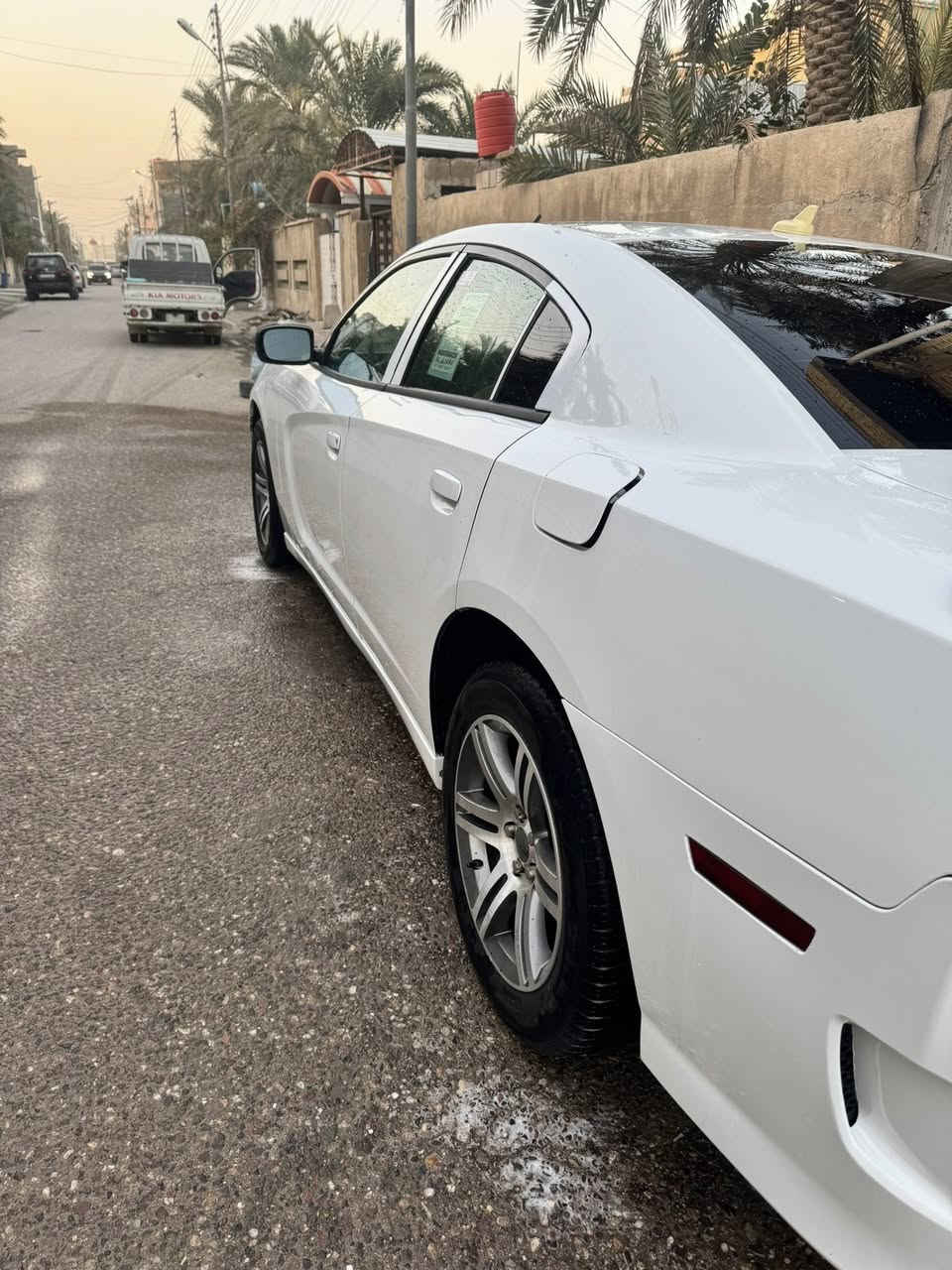 سلام عليكم 
چارجر ٢٠١١ شاشه كبيره كير كصبه تبريد ثلج رقم بصره تحويل 
كفاله عامه ماعده جاملغ امامي فقط 
البصره حي الخليج 
***********  سعرها ١٣٢
