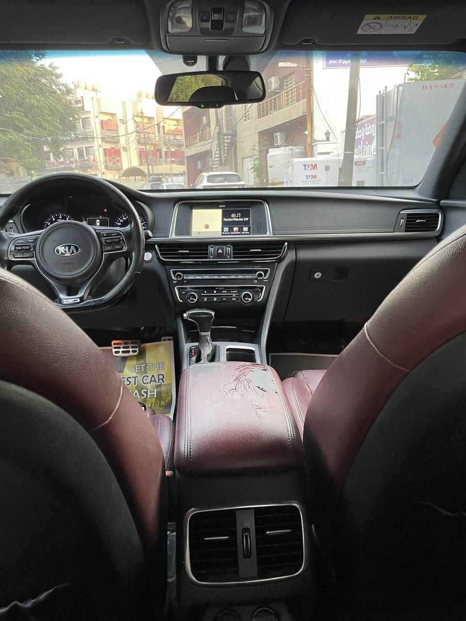 كيا اوبتما 2016 فئة  جيتي لاين
فول مواصفات 1/1 وكالة خليجي مكفوله مابية صبغ 
ماشيه 144 الف حقيقي 
مكينة 2400 
ــــــــــــــــــــــــــــــــــــــــــــــــــــــــــ
المواصفات....
1-اللون ابيض صدفي 
2-تبريد قطعتين منفصل 
3-بانوراما 3حركات 
4-ستيرن شكل رياضي D sport 
5- 3 انظمة سبورت للقيادة
6-تدفئة ستيرن هيتر 
7-شفتات ستيرن
8-تحكم ستيرن 4 جهات 
9- 4 كامرات مع GPS
10-جلد قرميدي اصلي تطريز 
11- كشنات كهرباء السايق والصدر
12- تخزين 2وضعية ميموري كشن 
13-تدفئة وتبريد كشنات امامي
14-تدفئة كشنات خلفي
15-حساس امامي خلفي
16- كشنات جلد لون ماروني
17-زراك لايت
18-لد امامي خلفي ليزر
19-لايت زينون ناصي عالي متحرك مع حركة الستيرن واظهار النقطة العمياء 
20-رادار جاني تنبيه عند اقتراب سيارة من الخلف والجوانب 
21-ايرباك عدد 8
22- 3انظمة قيادة ايكو سبورت اعتيادي
23-نظام ABS بريك
24- مانع انزلاق
25-نظام AUTO HOLD نزول منحدرات
26-بصمات عدد 3 مع الصندوق 
27-الصندوق نظام ذكي فتح الجنطة عند الاقتراب من السيارة 
28-شاشة 8 انج لمس notification 
29-بوصلة تحديد القبلة والخرائط  وتحديد الموقع والملاحة
30-سماعات عدد 10 
31-بلوتوث مع حساس الصوت اذا كان مرتفع عند الكلام ينخفض
32-نظام الصوت  سستم harman/kardon  مع سبوفر مضخم صوت عدد 2
33- هاند بريك بصمة كهرباء
34-بردات خلفية اصلي
35-نظام شحن الهاتف لاسلكي
36- ضوء ابيض داخلي 
37-مري كهرباء شفط قلابة مع ضوء إشارة 
38-الماسحات حساس تعمل عند الأمطار
رقم بغداد 
السعر 168ىبيها مجال
للاستفسار ***********
