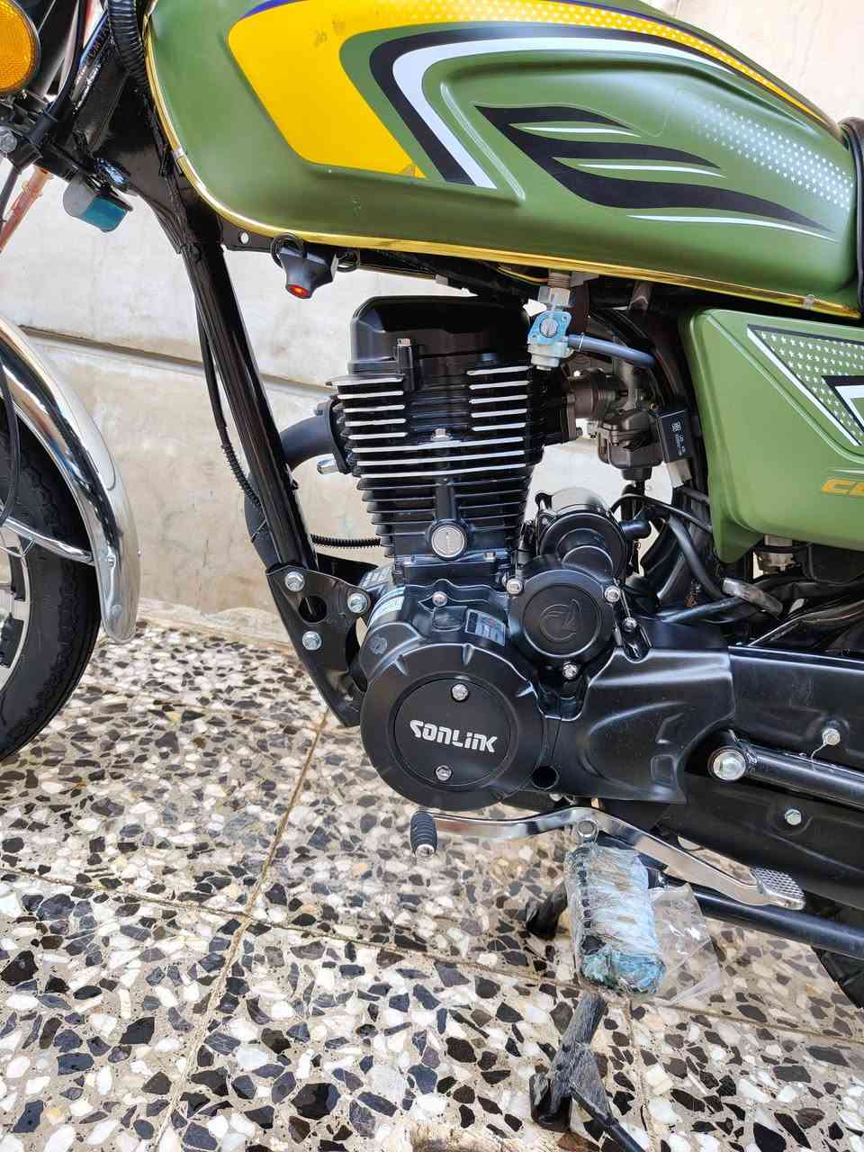 سلام عليكم دراجه فووول نظافه 
ماماشيه بعده زيرو الدراجه خير من الله بسمي 
بغداد بوب شام 
موديل 25 ... مكينه 200
سعر مليون بيه مجال 
تفاصيل الكثر اتصل ع رقم 
***********
