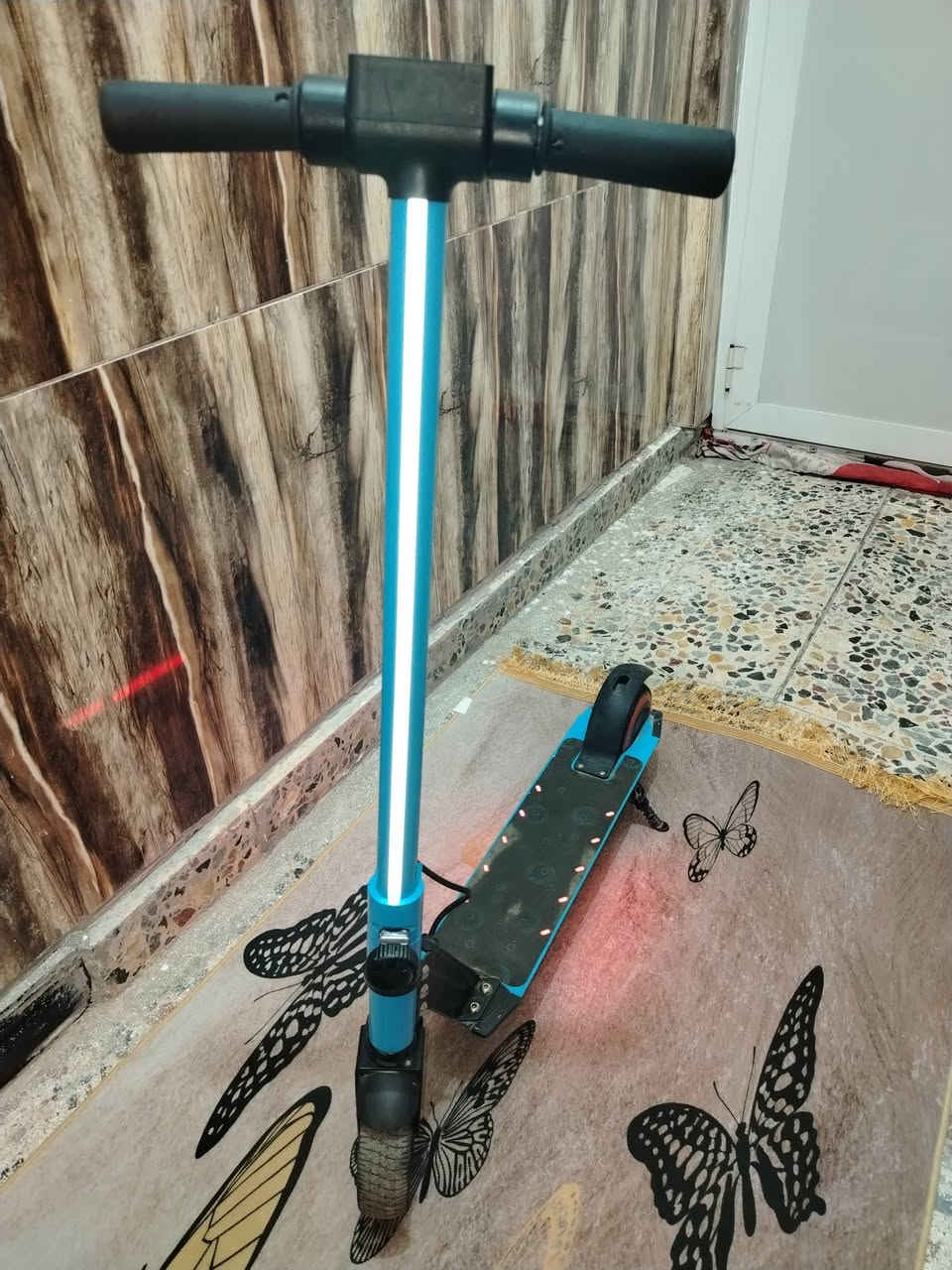 سكوترنضيف للبيع السعر١٢٥ المكان الاعضمية ***********
