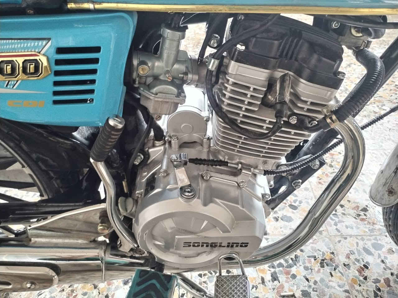 السلام عليكم
دراجة songling موديل2025 للبيع محرك 200cc
صالنصة كاتم الكتروني كلة شغال كلشي ما تحتاج ماشية بس 1800 الدراجة مصارلهة بالشارع اقل الشهرين كلشي بيهة جديد عدا الكلوب بس كسر بسيط بس شغال 
السعر 800 بي مجال بسيط 
المكان بغداد المحمودية 
رقم ***********
