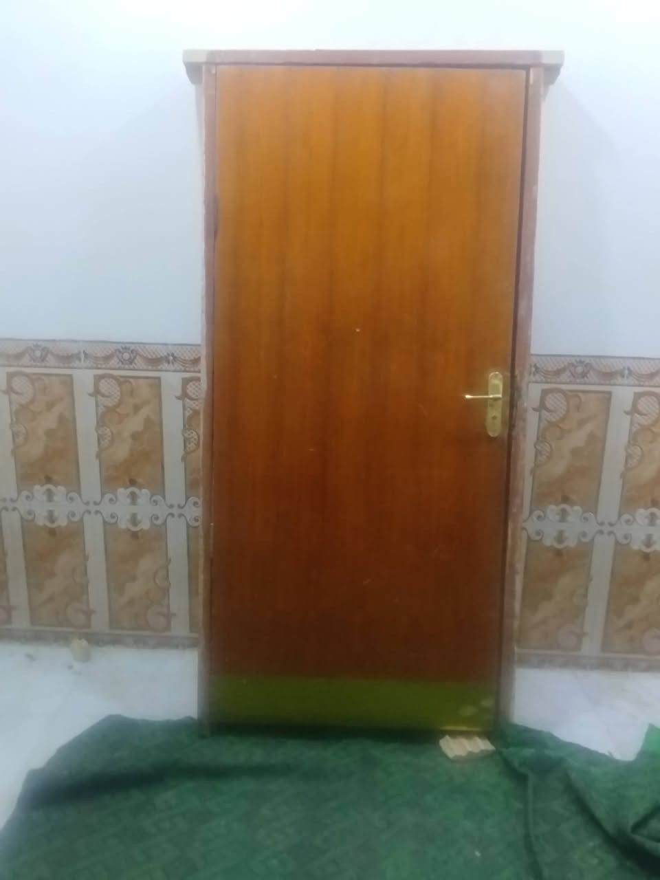 بيبان اثنين خشب صاج نظيفات الارتفاع مترين والعرض 96 سم 
سعر الواحد 30 عنوان الشطرة/ الفتاحية قرب مستشفى الحوراء ع
***********
