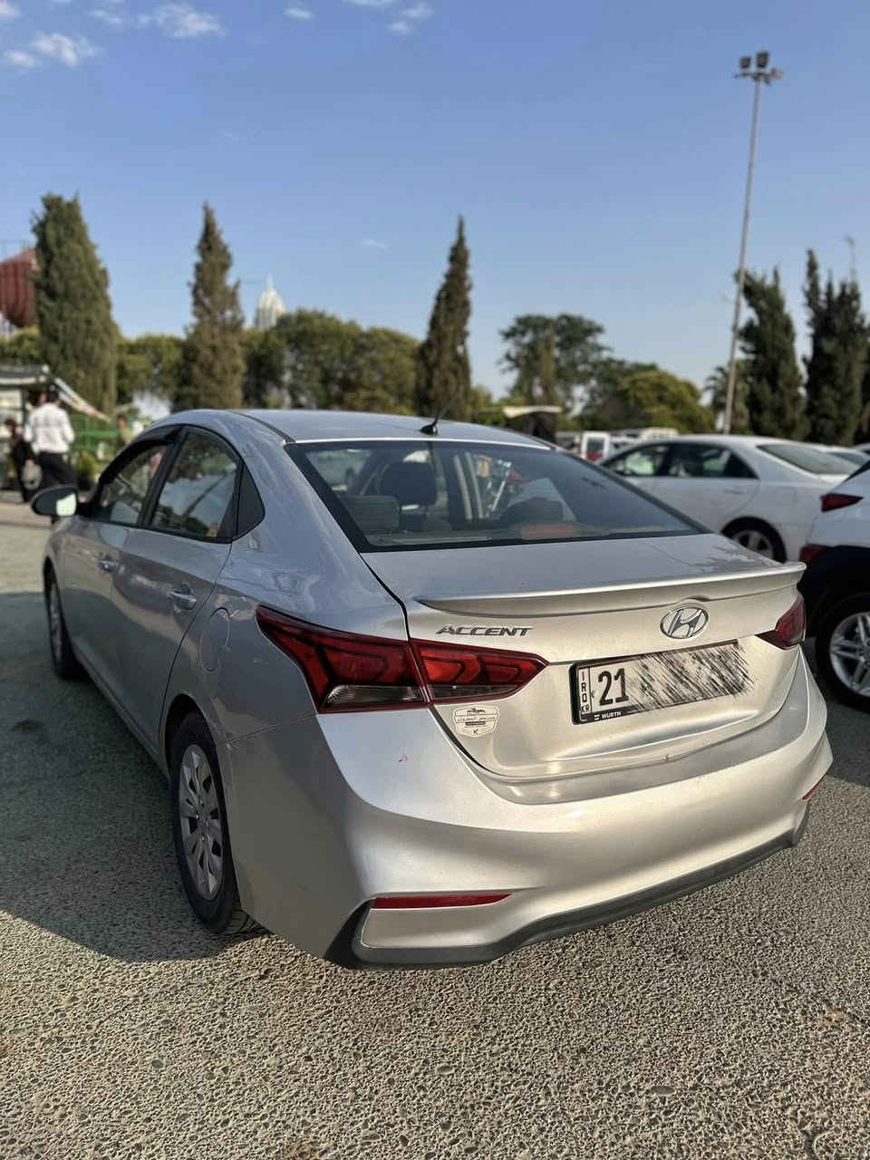 السلام عليكم 

سيارة اكسنت 2018 وارد امريكي فول مواصفات عدة الفتحة 
السيارة خير من الله جاهزة من كل النواحي مال جناي 
طخم جديد تايرات جديدة 
وضعيات قيادة 
مثبت سرعة 
شاشة وكامرة 
صبغ قطعتين فقط وشوية من الجاملغ الخلفي بدون دواخل
رقم سليمانية تحويل ثاني يوم الشرعي موجود بالموصل 
ما مسجل على الكوبون 
السعر مناسب  110 ورقة قابل للتفاوض …
السيارة موجودة بحي السكر
للاستفسار اكثر 
***********
