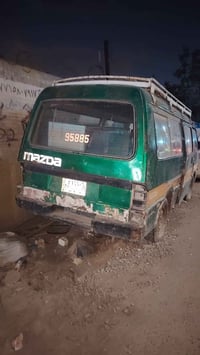 أخوان عندي للبيع كيه مازده قديم شغاله بس يرادله كابريتر متروكه السياره...