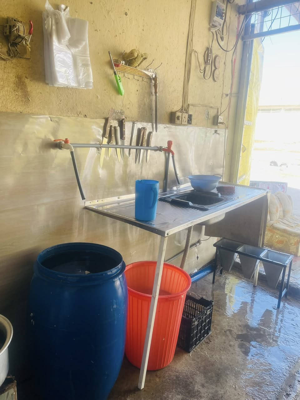 السلام عليكم
غراض محل دجاج للبيع كاملات 
هلاسة 
ميزان إلكتروني 
مجمدة 
سنك 
معالف ومناهل 
سجاجين ومستحدات 
ميز + براميل عدد ٣ 
مذبح 
بريمز + قنينة + كدر 
كونية علف + كونية نشارة 

مكان حلة شارع الحسينية 

للاستفسار خاص او الاتصال بالرقم 

***********
