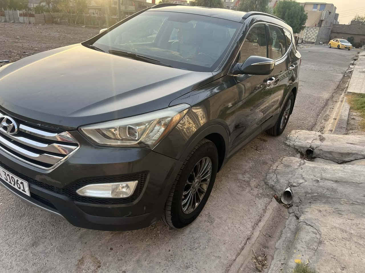 السلام عليكم 
سنتافيا١٣ فول عدا البنوراما محرك ٢٤٠٠ جديد رقم بغداد بيها قطعتين باب وجاملغ بدون دواخل مكان السيارة بديالى بلدروز السعر 130$ وبيها مجال قليل ***********
