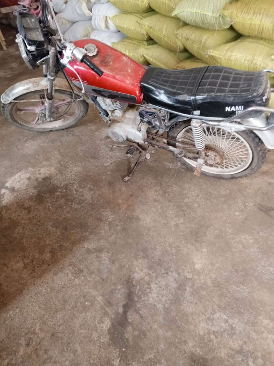 دراجة نامه للبيع محرك مكفول كهربائيات شغاله
سعر 125 وبي مجال... شهربان. الكيلوات 
***********
