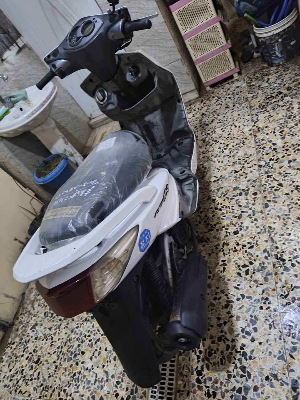 سلام عليكم
دراجه سكنس فحل ياباني 
الدراجه خير من الله نضيفه جدا من كلشي اي نقص ما عوزهه 
كفاله عامه حيل حلوه الدراجه للبيع السعر 1350  وبيهه مجال للشراي *********** متواجد واتساب فقط
