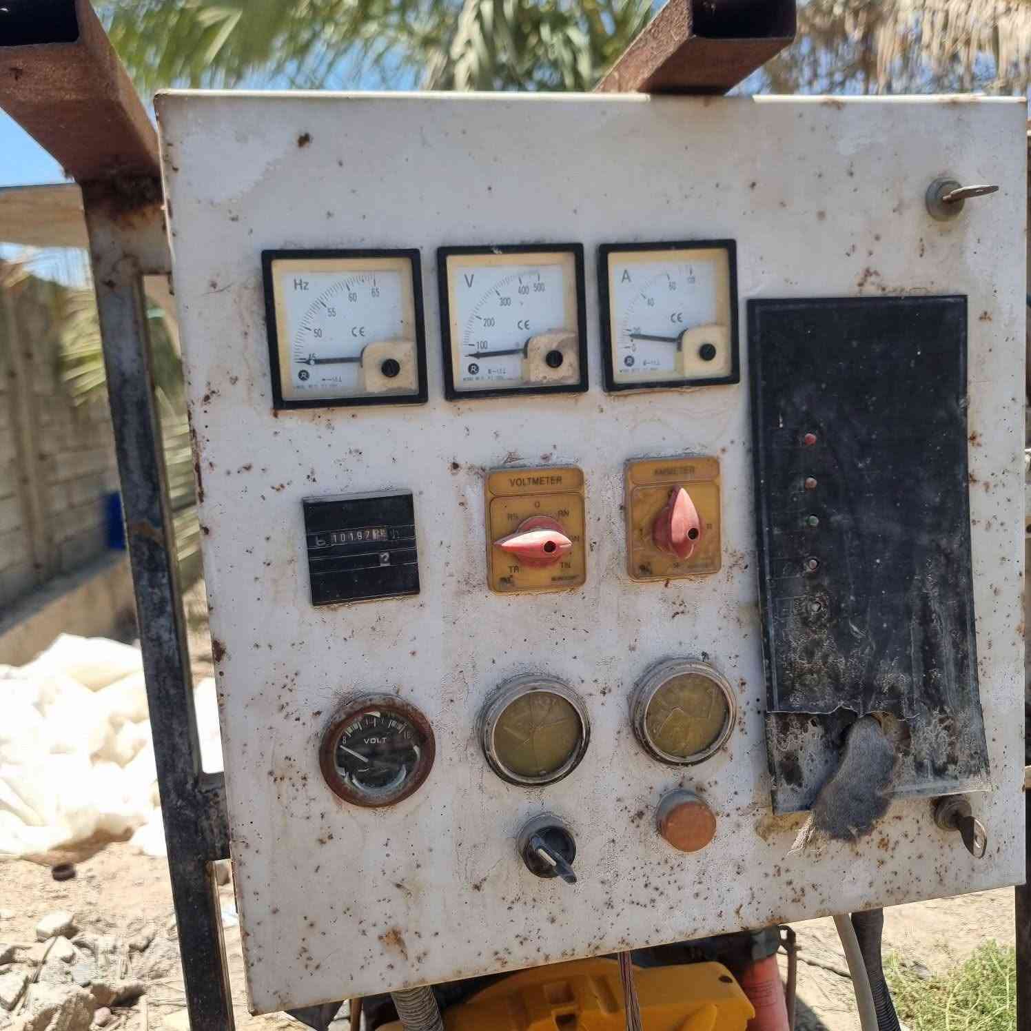 موالد بيركز قديم 
٤ بستم 
٣٠ كيفي 
السعر ٢٥
عنوان حله ***********
