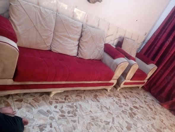 تخم تركي نضيف كلش عشر مقاعد كوشات بيجي وماروني السعر 300مكان بياع حي التراث الرقم ***********
