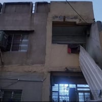 بيت للبيع مساحه 135 متر ( واقع حال 140 متر ) واجهه 7 متر نزال 20 يحتوي...