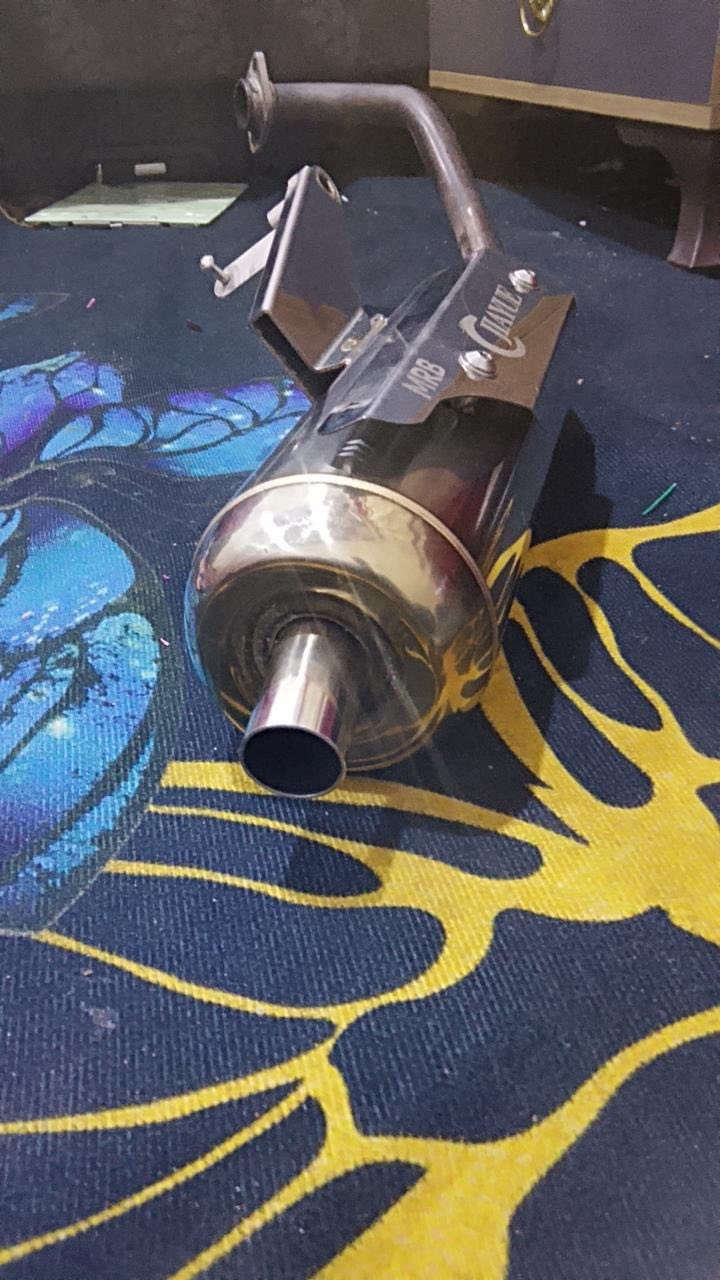 صلنصه رياضي مسخدمه شوي لا ملحومه ولا كسر ولا يش نضيفه سعره65 رقم التواصل***********
