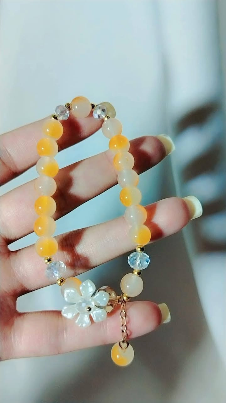 توفرت اساور احجار اوربيه قطع تجنن حبايب انتظرو اليوم لايف @إشارة


**إذا كنت صاحب هذا الإعلان وتريد حذفه لأي سبب، رجاءا أرسل رسالة إلى الدعم الفني**