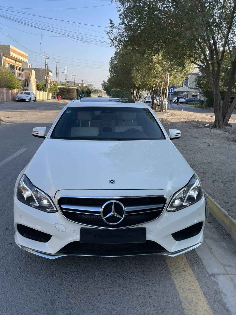 السلام عليكم .
للبيع W212
 Amg. Mercedes-Benz E350 كت دعاميات 
تويل دفع ثنائي 
موديل 2016 
تفاصيل👇🏼👇🏼
1_ بصمة⁩ تشغيل  
2_محرك 6 سلندر 
3_تبريد قطعتين  ⁦❄️⁩
4_كروز سرعة🔒 
5_مراية داخلية+جانبة عاكسة ⁦🔍
6_تحكم ستيرن كهرباء⁦⚔️
7_ شاشة   🖥⁩ بلوتوث يوتيوب 
8_فتحة سقف جام بنورما 
9_مري شفط 
10_كشنات كهرباء+ خزن ذاكرة  ✨⁩
11_ لدات الداخلية متغير  
12_ انارة ترحيب💡 ⁩
13_شاشة اعطال💬
14_ بردات كهرباء خلفي بوب 
15_نقاط عمياء 
16_ سستم صوت harmen kardon+ دمام خلفي 
18_ويل 18اصلي  ⚔️⁩ AMG
19_صدر امامي خلفي جديد ⁦🛠️⁩
22_كشنات هيتر 
23_تدفئة 
24_+ كاميرا
25_تبريد خلفي 
26ثلاجه 
27تحكم ستيران
28_انظمة قيادة 2
30_ ملكي كشن جلد اوف وايت
31بك لايت لد 
32كشن خلفي قلاب 
33لون ابيض 
34داخل لونين اسود ابيض 
35لايت عدسه زنون 
36 صندوك كهرباء 
37رادار مري 
…………………………….السياره رقم بغداد جديد 11 مميز 
تحويل ثاني يوم هزه جديده 
السعر 183
مكان السياره بغداد كرخ 
للتصال ***********
