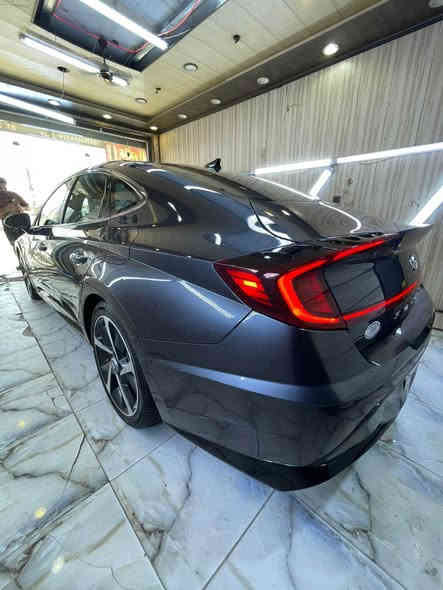 السلام عليكم. 
سوناته موديل 2021 للبيع او المراوس
اللون رمادي مميز
الحادث سطحي الجاملغ الايمن الامامي مصلح ومصبوغ والبنيد مبدل ومصبوغ فقط بدون دواخل ايرباك ستيرن طاك وارجع سستم الشاصي واللغد مكفولاة 
المواصفات 
محرك 1600تيربو 
الكير نضام DCTدبل كلج 8نمر عادي اوتو
اربع انضمة قياده
بصمة تشغيل 
بصمة ابواب لمس
كشنات جلد+كنتار
الكشن الامامي تدفئه
كشن السائق كهرباء
تحكمات ستيرن فول
تشغيل عن بعد
اشاير بالمري
نقطه عمياء
رادار امامي 
رادار خلفي ل
رادار جانبي
تحديد مسار
شاشه 
كامره خلفيه دواره
شاشه ديجتال متغير 
ويل كب رياضي حجم 19N
شفتات بالستيرن
شحن لا سلكي
قطعتين تبريد
تبريد بيانو
مثبت سرعه 
تحديد مسار
سايد بريك بصمه
ترحيب عنده الاقتراب
تدعم نضام car play+android auto
نضام الملاحه
اوتو هولد 
قياده ذاتيه
نضام ABS
حساس اطارات

ملاحظه سياره عليه منضومة غاز و تكدر تلغي  ويرجع الوضع طبيعي بلادي 

السياره ماشيه 91000كيلو وليس ميل
الموقع/بغداد/الغدير 
للاستفسار/*********** بغداد
