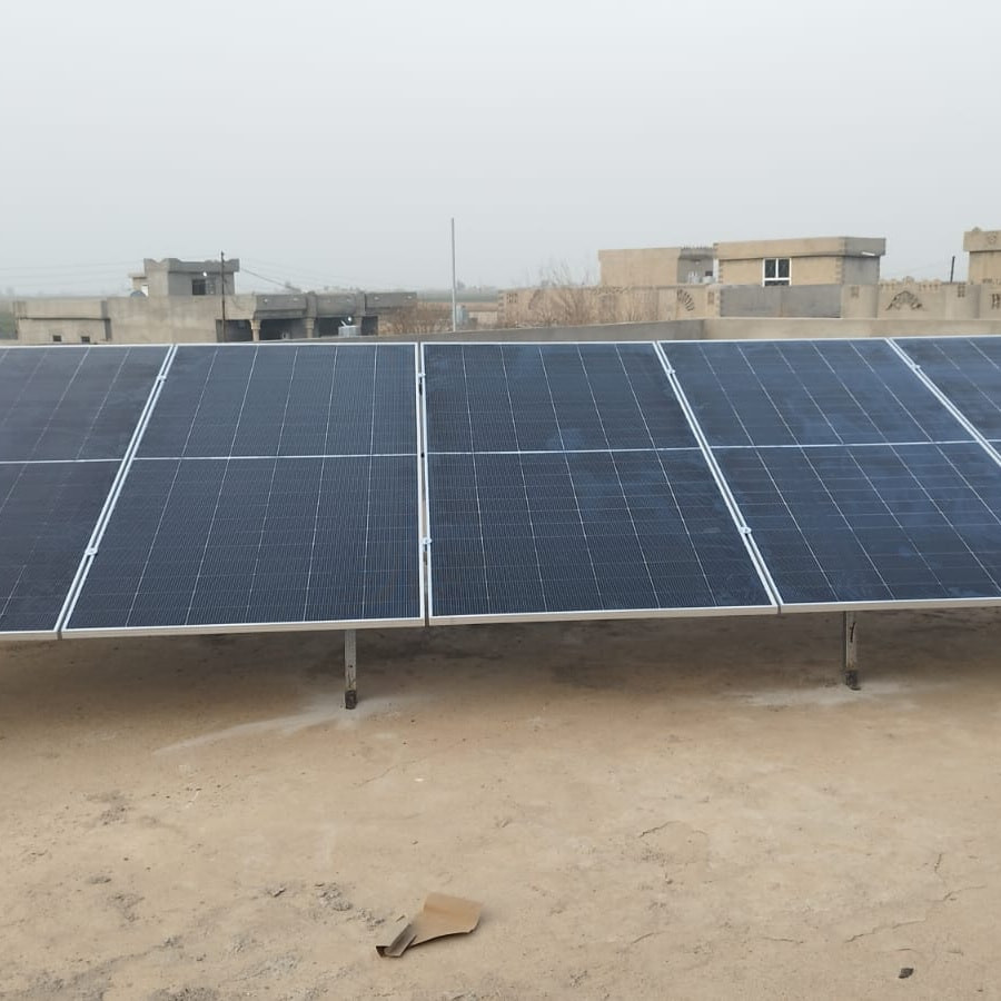 تم بفضل الله تجهيز وتنصيب  منظومة طاقة شمسية
#لمنزل_الأخ(#سلام_الصالحي )
#الرياض
مكونات المنظومة:
🔵 5 الواح بقدرة 620 واط ذات وجهين 
🔵 بطارية 5Kw كيلوواط ptt
 🔵انفيرتر  5.6 كيلوواط ماركة Srne

مكتب هاني شاكر السلطان للطاقة الشمسية 
الحويجة #ناحية الرياض
هاني   ***********
ظافر ‏ ‪0780 680 4046‬‏
رعد ‏  ‪0782 496 9996‬‏
