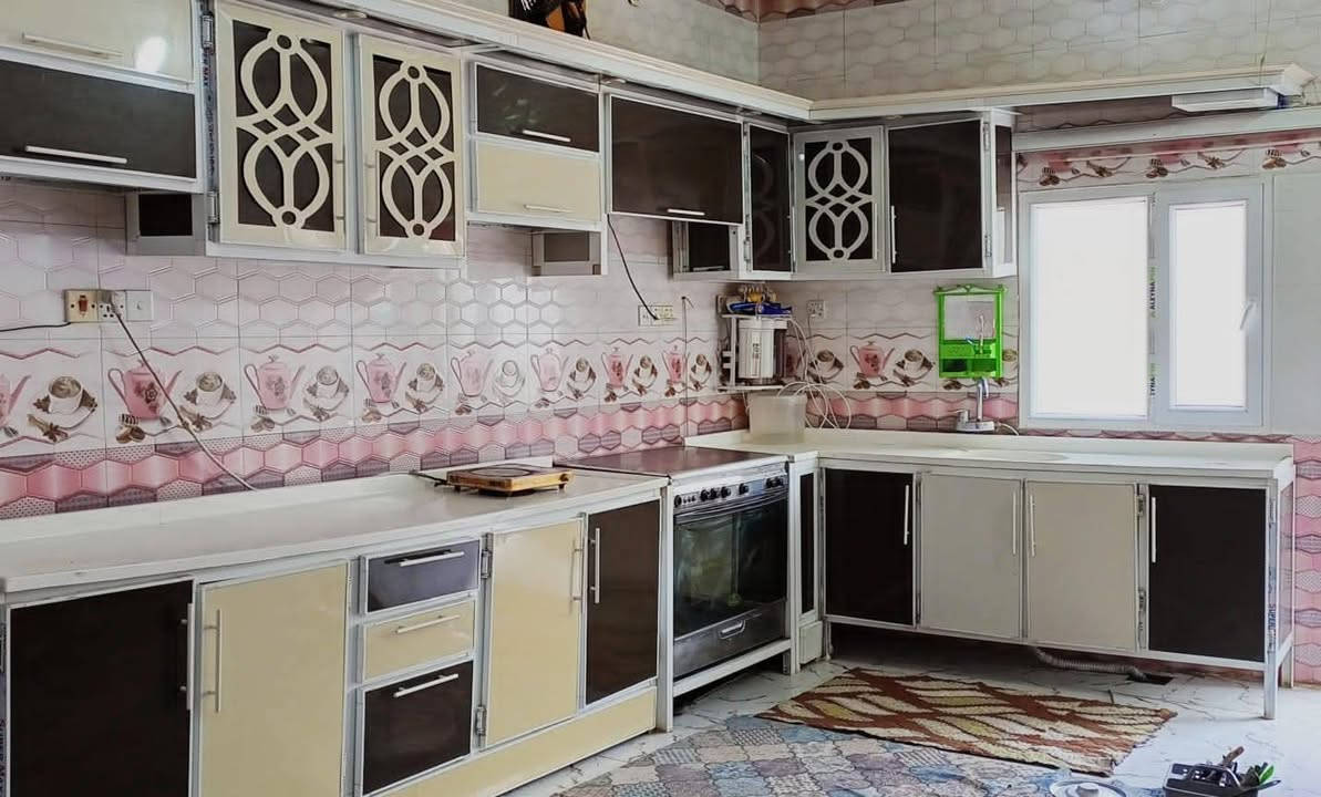 كاونتر المنيوم مرمر للبيع نظيف مثل ماموضح بالصوره تجي اتشوف بعينك
السعر (مليونين) للإستفسار الاتصال ***********
