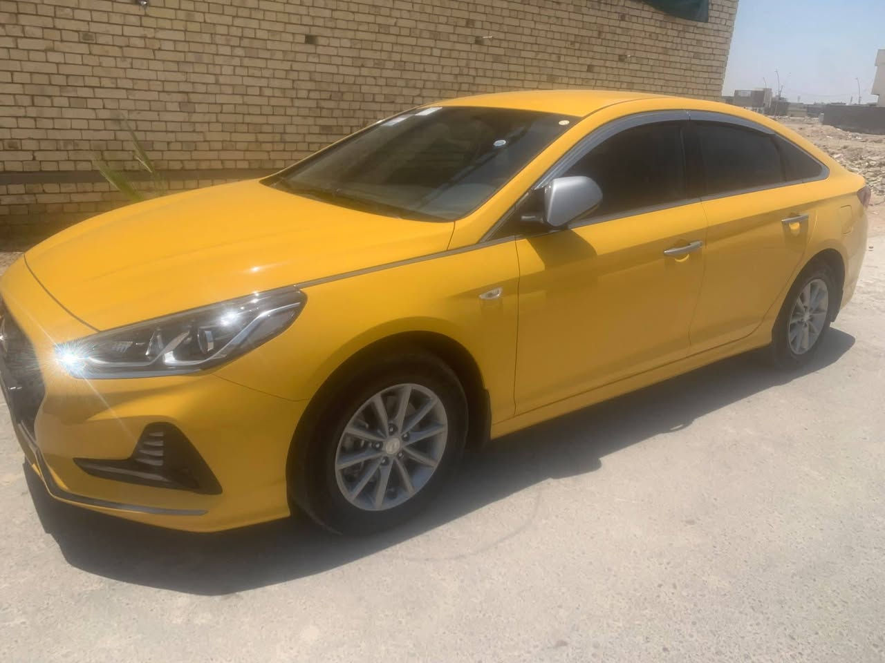 سوناتا 2023 كوري غاز رقم بصره اجره
مكفولة كفالة عامة … وجديدة كلش 
تسجيل جديد
محرك 2000. غاز بلادي 
لد امامي وخلفي 
كشن كهربائي
شاشة 
كشنات جلد 
حساسات خلفية 

السعر 195

الاتصال ***********
