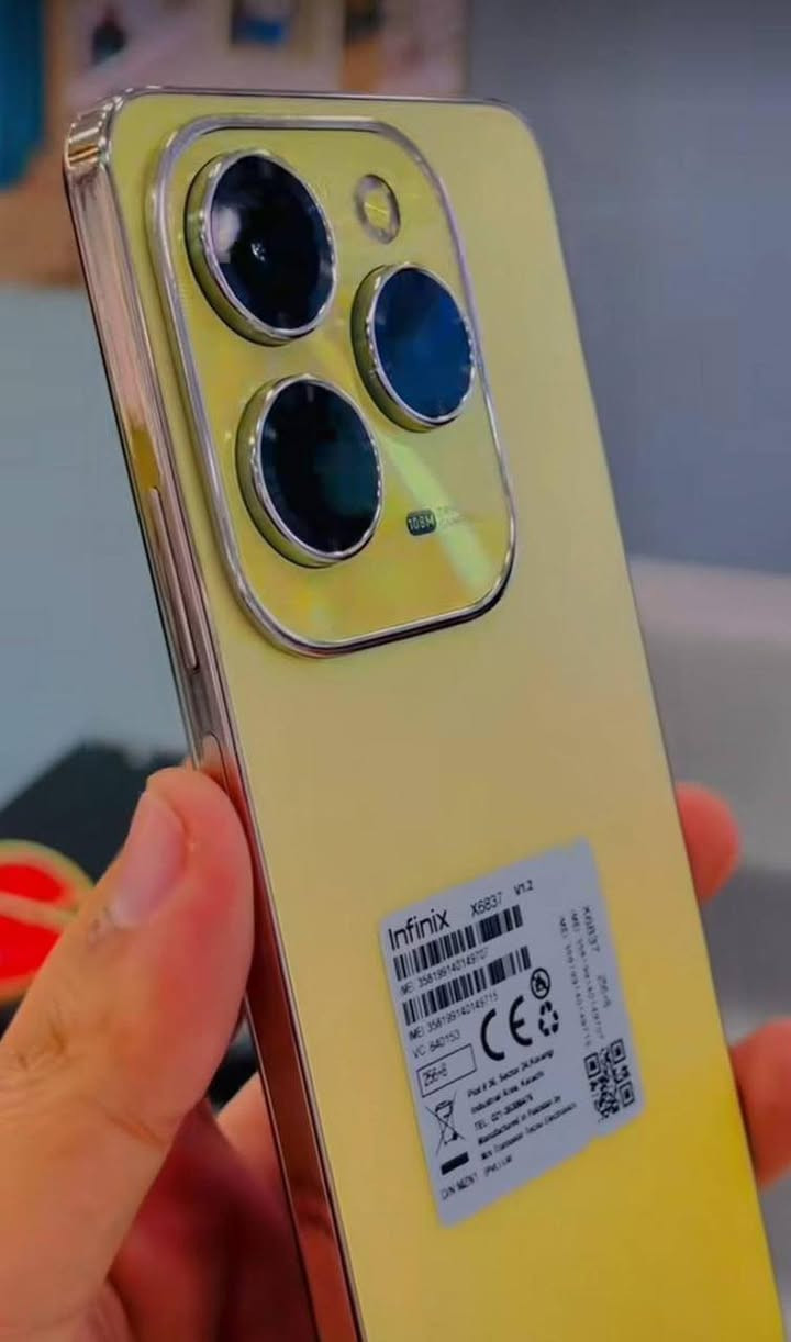 هوت 40 برو للبيع 
ذاكرة 256 رام 24
شاشة 120 هيرتز 
بطارية 6000
ببجي 90 فريم 
نضيف ما مفتوح شخط مابيه 
السعر 130 الف بيه مجال حك جيتك 
رقمي ***********
عنواني بغداد مدينة الصدر شارع الاورفلي
