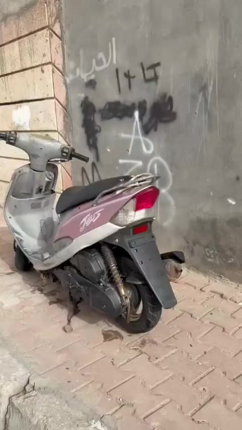 السلام عليكم
ماكس قجمه بلاديه ما مفتوحة ٤٩ 
كلشي شغال سلف هندر اشاير كلوبات هورن
ما صالها هواي من نازله من رمبه 
سعر ٦٥٠ وبيها مجال قليل 
مكان بصره امن داخلي قرب كوفي دحوس
***********
