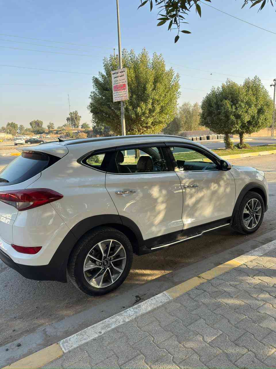 السلام عليكم للبيع توكسان خليجي 2018 رقم بغداد ماشيه 103الف حقيقي السعر 180 وبيه مجال مكانها بابل مركز المدينه الرقم  ***********
