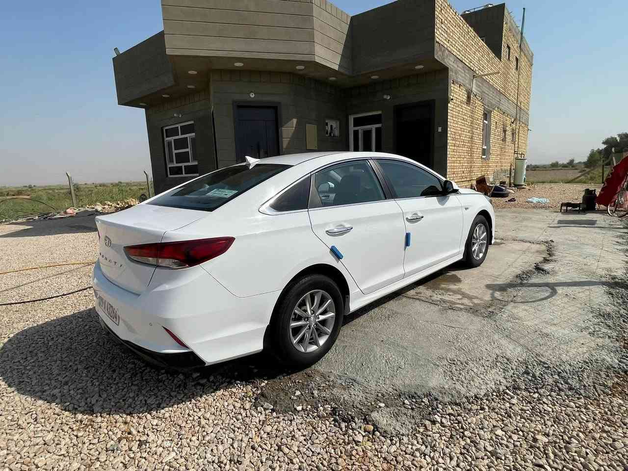 سوناتا غاز بلادي رقم واسط  للبيع او لمراوس 
موديل / ٢٢ 
بيه قطعتين رش من كوريا فقط بدون فتح 
السعر : ١٧٠
 
***********
