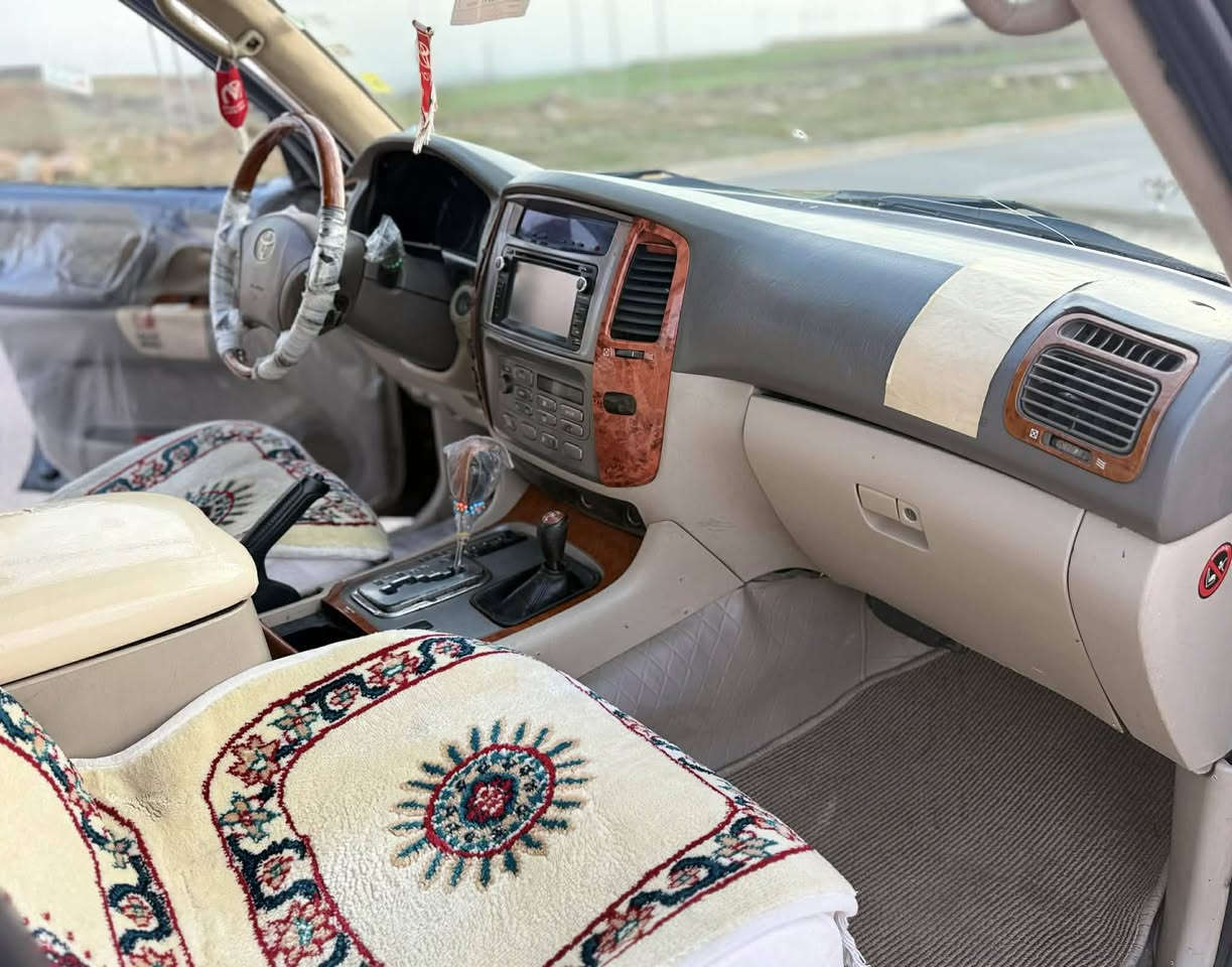 مؤنيكا 2006 قەتەری V8 فول مواسەفات  هەشت پستن، سەلاجە ،تەبرید مەرکەزی
ناوزەرد ABS سلاید ، گێڕتۆماتیک
بەشەرتی  گێر ومەکینە و تەبرید
سەنەوی  نوێیە  رەقەمی نوێیە
سبوخ عامە تبدیل لون پێشودوای لێدانی نیە زۆرجوانە  نرخ 154 $ 
***********
***********
