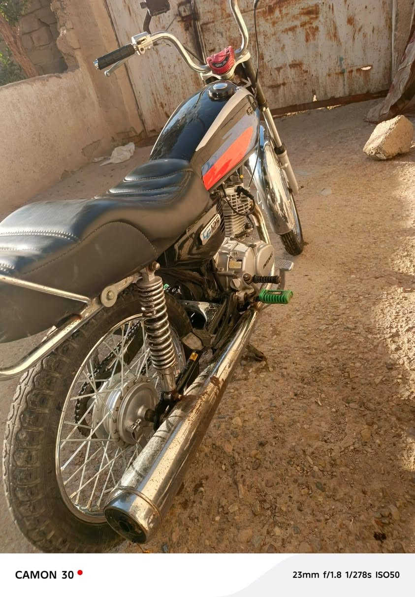 سلام عليكم دراجه للبيع أوراق سكنر ب 650 وبيها مجال وهاذ رقم راعيها ***********
