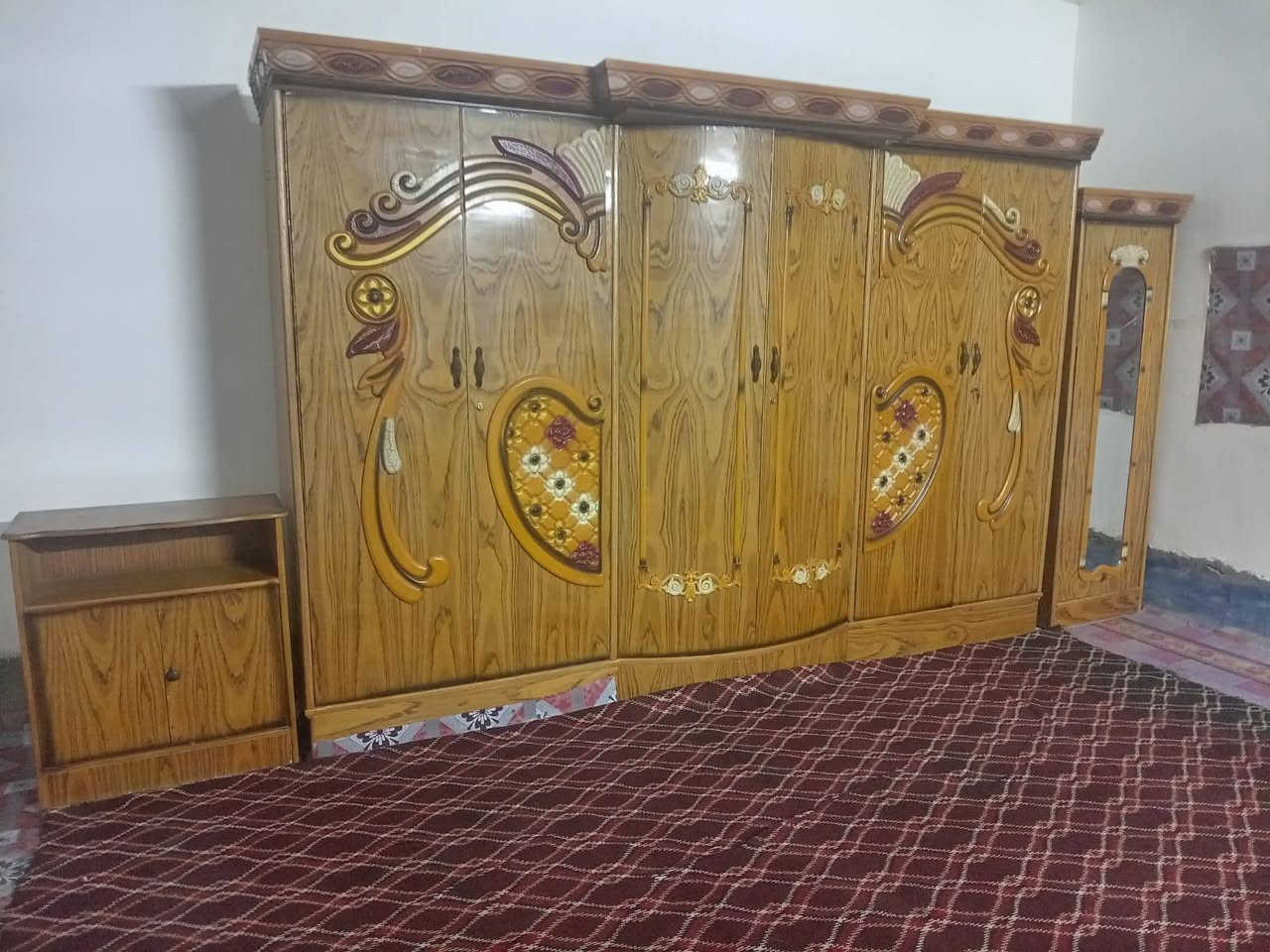 اسلام عليكم غرفه مستعمله شي قليل السعر 550 وبيها مجال مكان تاجي  ‏‪***********‬
