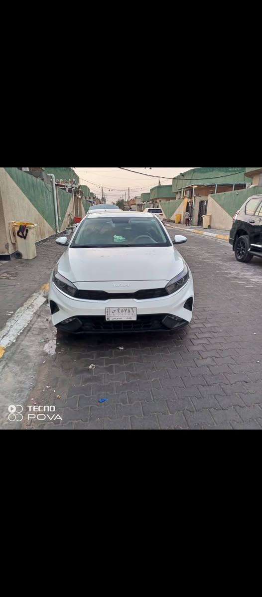 السلام عليكم سيراتو مديل ٢٠٢٣ مكفوله كفاله عامه اقصاط السياره شرط الوكاله استقطاع مباشر بأسم مره ورجلها كفيلها موضفه بالصحه بغداد 
ماشيه ١٠٠ الف كيلو متر 
مكفوله من بدي ومكينه وكير شرط الفحص
سعرهه ١٥٤ وبيها مجال بسيط 
والشراي انه بخدمته 
وهذا رقمي 
*********** البصرة, العراق
