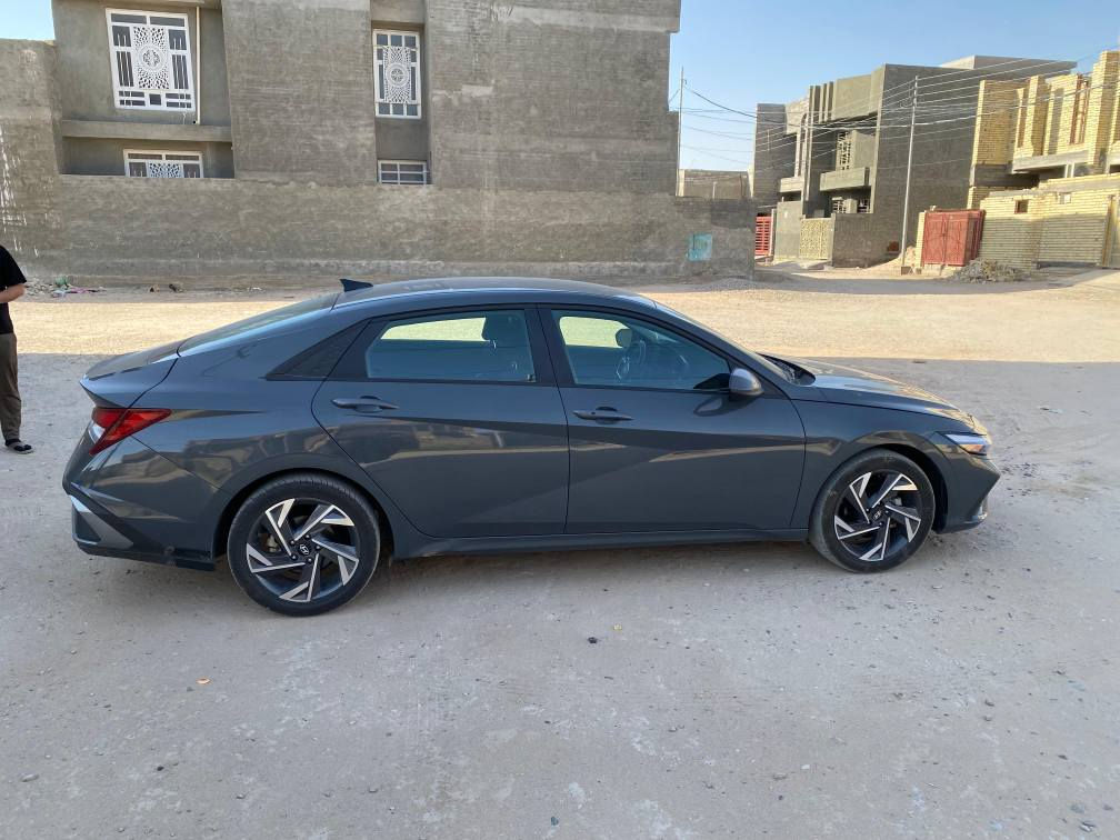 🚗 للبيع - هيونداي إلنترا 

🔹 الموديل: 2024
🔹 التسجيل: رقم انبار  معوقين دخول جديد
🔹 اللون: سمنتي
🔹  الضرر . بدون ضرر
🔹 المواصفات:
✅ ماشية (30)الف كم
✅ رادار - مانع تصادم - توقف ذاتي
✅ كاميرا دوارة
✅ شاشة 
✅ مانع انزلاق
✅ 3 وضعيات قيادة (سبورت - نورمال - سمارت)
✅ تدفئة كشنات - تدفئة ستيرن
✅ ليتات LED  
✅ مثبت سرعة - تحديد مسار
✅ منافذ شحن (Type-C + Type-A + منفذ 12V)
✅ ويل كب
✅ محرك 2000 دوش 

📍 المكان: الأنبار - الكرمه 

📩 للتواصل  📞*********** يتوفر واتساب

📸 الصور بالمرفقات📸 الفلوجة, الأنبار
