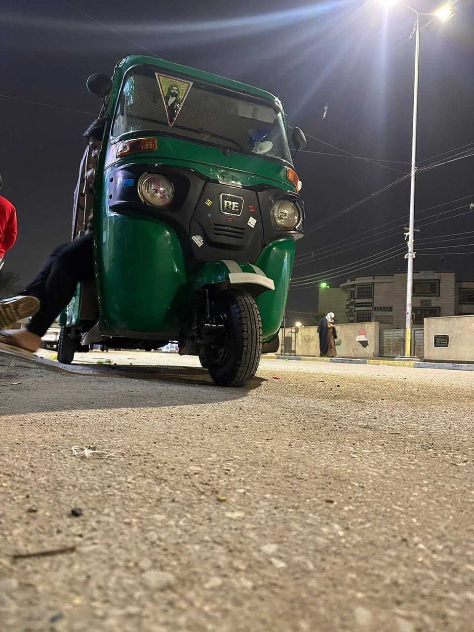 سلام عليكم تكتك موديل 22شهر 10 اوراق سحب عنواني بصره حي الحسين رقمي ***********سعر 4800 تكتك كفاله من زلغ
