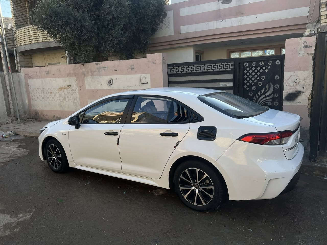 كورلا هايبرد موديل 2024تجميع صيني شكل الامريكي باب اول كشن احمر  
ماشيه:٣٧
رقم بغداد باسمي وهزه جديده 
موصفات السياره 
بصمه 
فتحه 
تحكم سترين 
شاشه جبيره 
هند بريك كهرباء 
كشنات جلد 
تحديد مسار 
اوتو هولد 
رادار امامي خلفي 
كامره خلفيه 
داشكام كامره اماميه
٣ مودات قياده 
سياره خير من الله وما ناقصه شي ابد ع وضع الوكاله وسياره كفاله عامه 
مكان السياره بغداد الاعلام
السعر ١٤٧ 
الاستفسار 
‏‭***********
