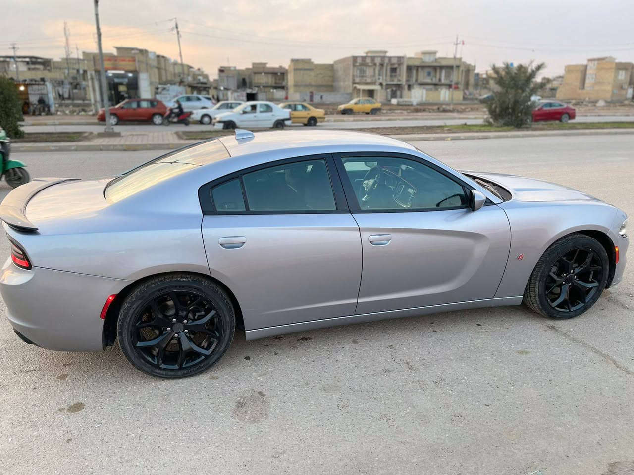 چارجر 2017 نوع SXT
سياره نضيفه وجاهزه مديومه على اخر حبابه
مامشتغله خط ابد استخدام شخصي ضرره موجوب بالسونار مرفق معا الصور 
السياره بسمي مداور ثانيوم السنويه لغايه 28
هسزه جديه السياره جاهزه من كولشي 
المكان ميسان العماره 
السعر 177 وبي مجال
اتصال ***********
