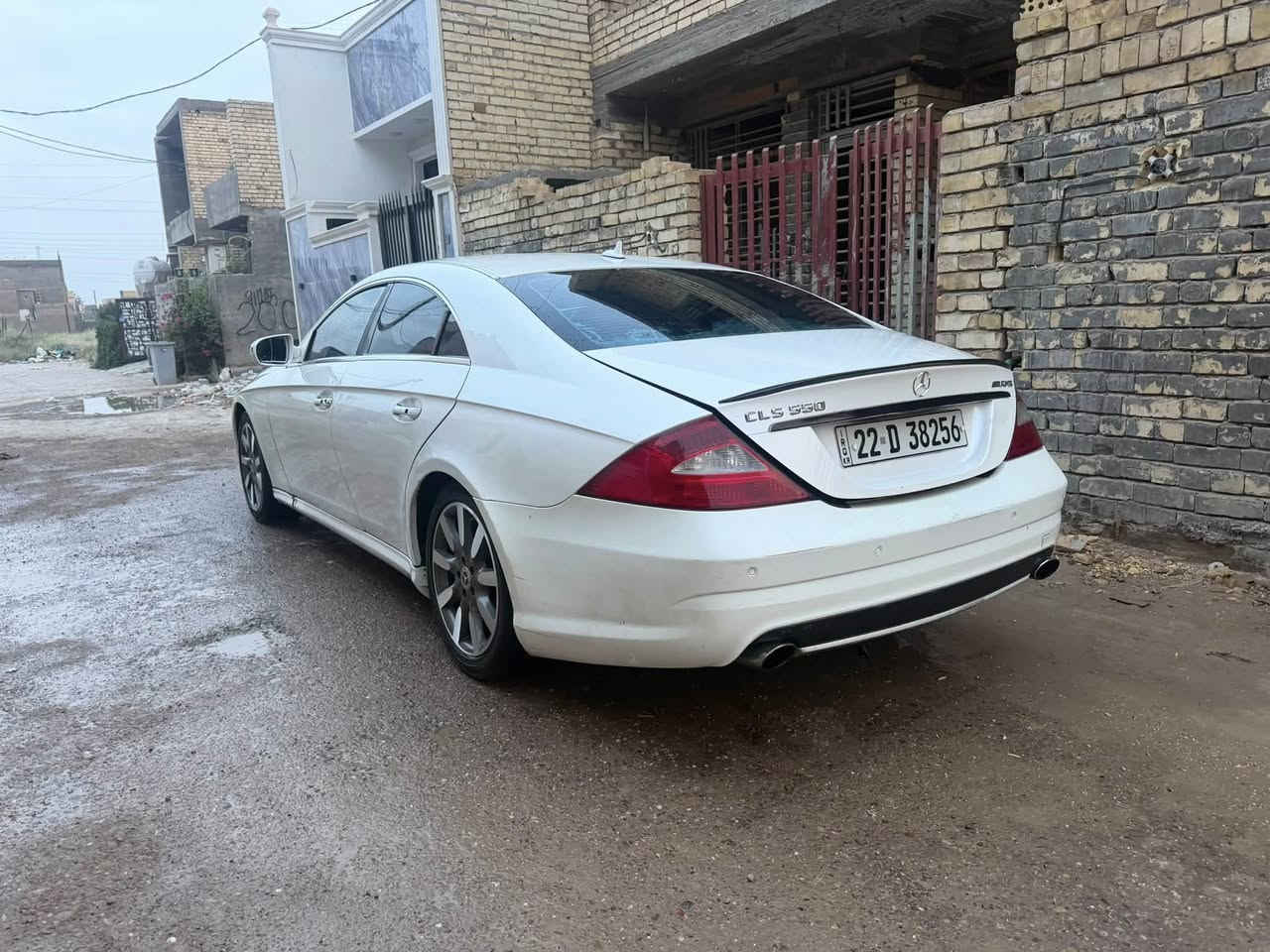 السلام عليكم
مارسدس 2009  V8 
CLS كلاس 550 
رقم اربيل ب اسمي تحول او وكاله + كتاب تضليل 80‎%‎ جديد 
بيهة كم قطعه صبغ بدون حادث طخات ابيع حزام شواصي لغود تكم قماره حوض كلة مكفول كير مكينه تراي وين يعجبك تبريد ثلج 
مواصفات 
بصمات 5 شاشة
 رادارات امامي خلفي 
سلايد فتحة سقف
كشنات كهرباء تدفئة تبريد 
 شفتات قطعتين تبريد 
منضومه زنون بجم كامل 
كشنات منفصل Vip 
باقي الموصفات معروفة 
العنوان بغداد الدورة 
السعر 120$ وبيهة مجال 
للاستفسار ***********
