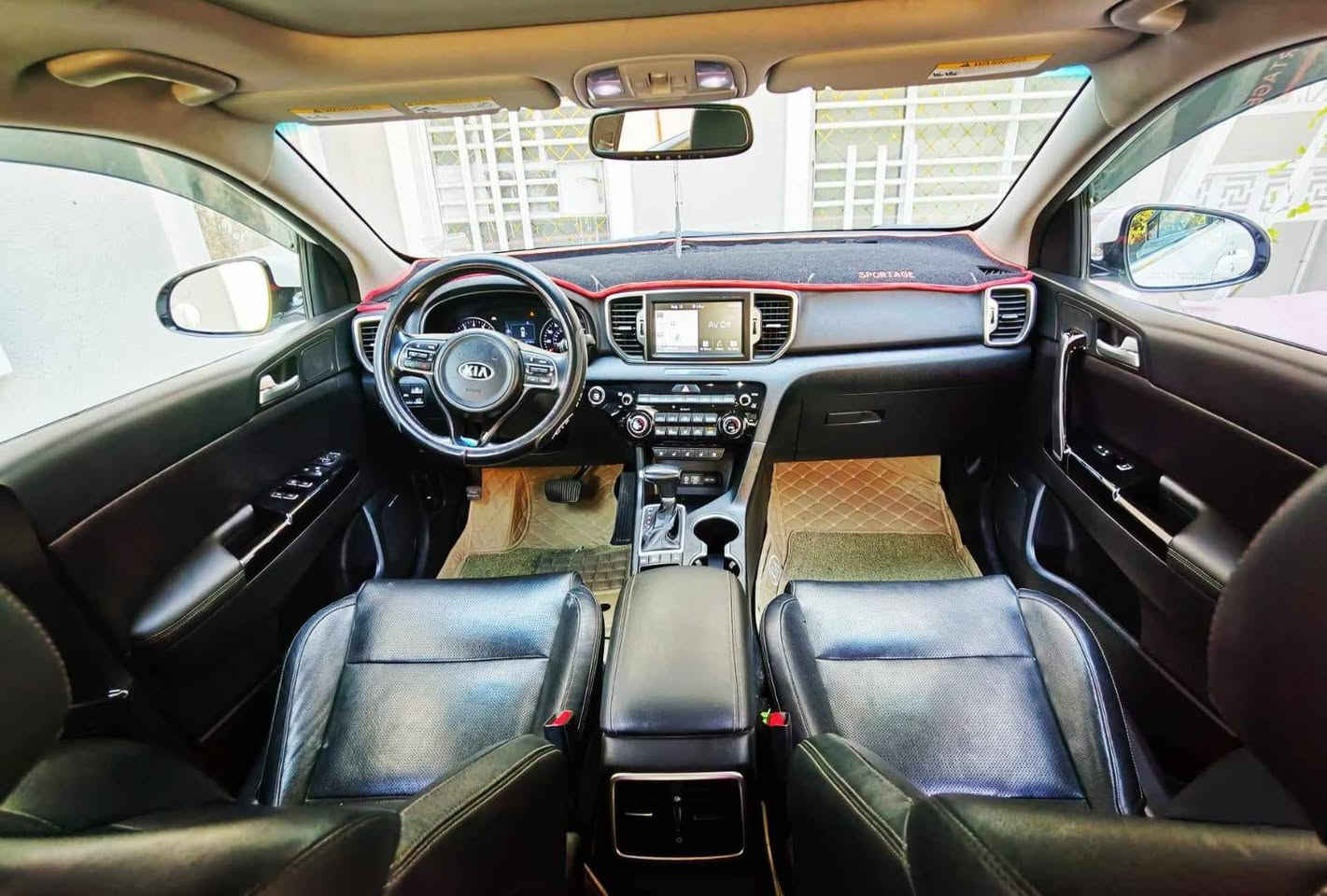 کیا سبورتج مودیل 2019 
لون ابيض صدفي 
الرقم السيارة رقم بغداد مشروع وطني باسمي 
الضرر چاملغ جهه السايق 
التصليح صبغ البنيد والجاملغ 
المواصفات فول 1/1 
کیا سبورتج مودیل2019 فئة EX ابيض صدفي 
قمارة بانوراما 
جنطة كهرباء 
محرك 4 سلندر 2400 
< 
لایتات زینون عالي واطئ مع بروجکتر دعامية LED 
< 
ويل حجم 18 اصل مع طقم تاير جديد 
< 
بصمة باب وبصمة تشغيل 
√ 
اشارات بالمرايا الجانبية مري شفط 
< 
راداد اوتو بريك 

سستم صوت harman/kardon 
کامیرا خلفية اصل دوارة مع الستیرن 
السيارة ماشية حاليا 73 الف 
غرفة السيارة جلد اسود  تحکم كهربائي متكامل الايعازات للكراسي الامامية تحکم ستیرن جهتین بلوتوث حاكية وكروس السرعة تحکم بالكير العادي والسبورت وايكو 
مساعد النزول من المنحدرات 
شاشة دشبول كبيرة لمجموعة من الايعازات 
تحکم ستیرن جهتین متعدد الايعازات 
تصفح للشاشة الداخلية 
حساس امامي خلفي 
رادار امامي خلفي جانبي 
حساسات الانحراف عن المسار في الطرق المفتوحة تبرید السيارة قطعتین امامي وخلفي + كشنات 
هیتر بالدركة والكشنات السيارة مكفولة من الغرق والشاصي وعلى الفحص 
باتري السيارة جديد 
صدر السيارة جديد 
السيارة معروضة للبيع فقط واعتذر من أي مراوس
سنويه باسمي ومنتهيه
گير ومحرك مكفول
رقم صاحب سيارة ***********
