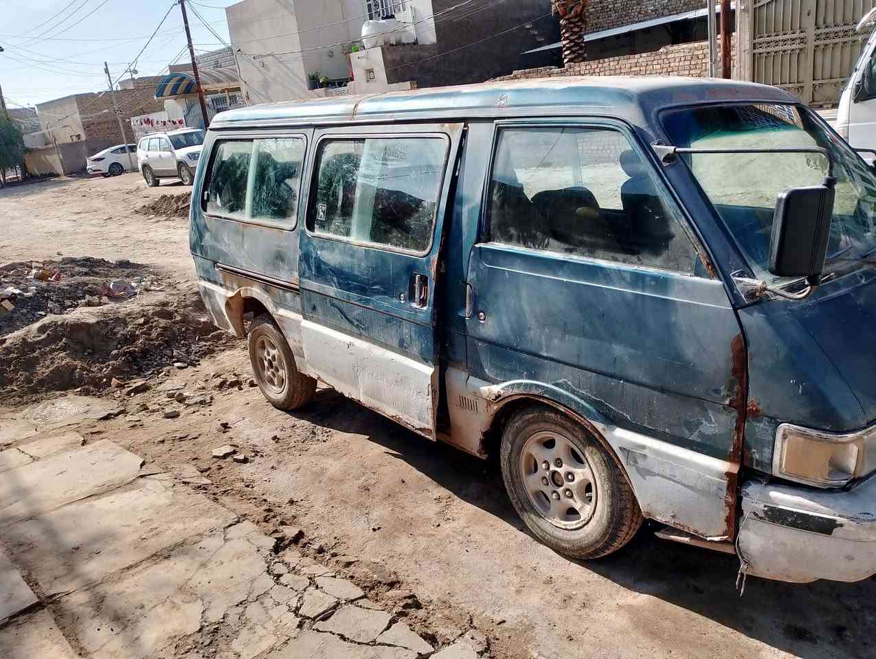 سياره للبيع السعر 20ورقه وبيهه مجال العنوان الجمعيه الثالثة خلف الطاقه***********
