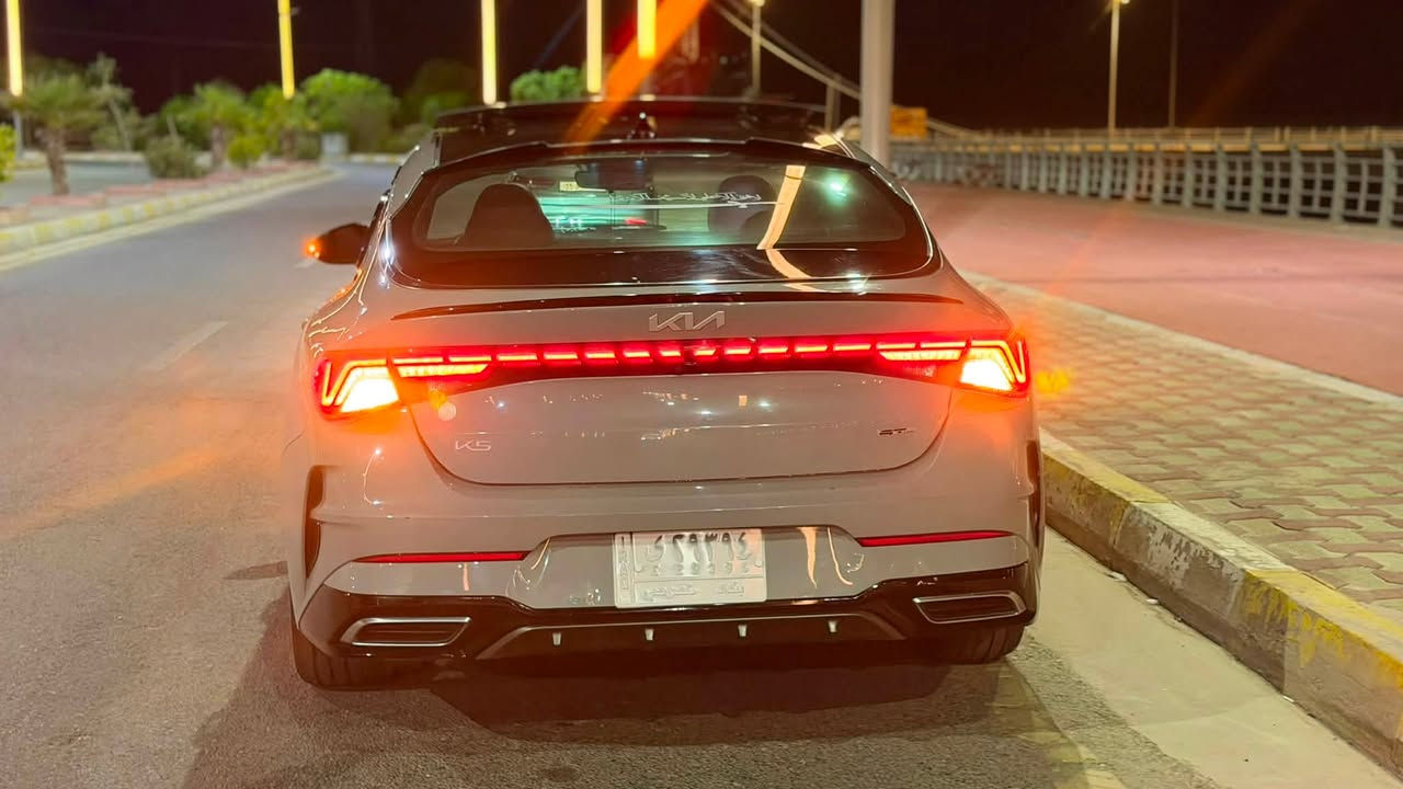 كي فايف جيتي لاين محرك 1.6 Tموديل 23 بيها قطعه وحده سونارها موجود بالصور والحادث  معوقين باقيلها سنه ونص سياره جديده  ووكاله ثاني يوم وصاحبها موجود تكدر تتواصل وياه رايدها 160 وبيها مجال للتواصل ***********
