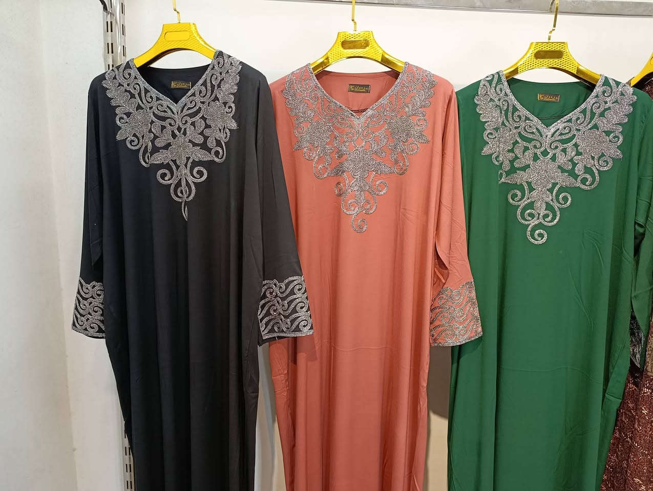 #جملة»#مفرد
دشداشة كشمير مطاط كابوي
كلوش&عدلة
🔴🟠🟡🟢🔵🟣🟤⚫
قياسات L.XL.XXL
يلبس من وزن٦٠ الى١٠٥كغم
القياسات الخاصة 
3XL.4XL.5XL
يلبس وزن90-140كغم

سعر القطعة 13,000 قطعتين ب25,000
توصيل ب4الالف كل محافظات العراق 

تابعونا على التك توك كل يوم بث مباشر شرقيات هلا 
انستاجرام


**إذا كنت صاحب هذا الإعلان وتريد حذفه لأي سبب، رجاءا أرسل رسالة إلى الدعم الفني**