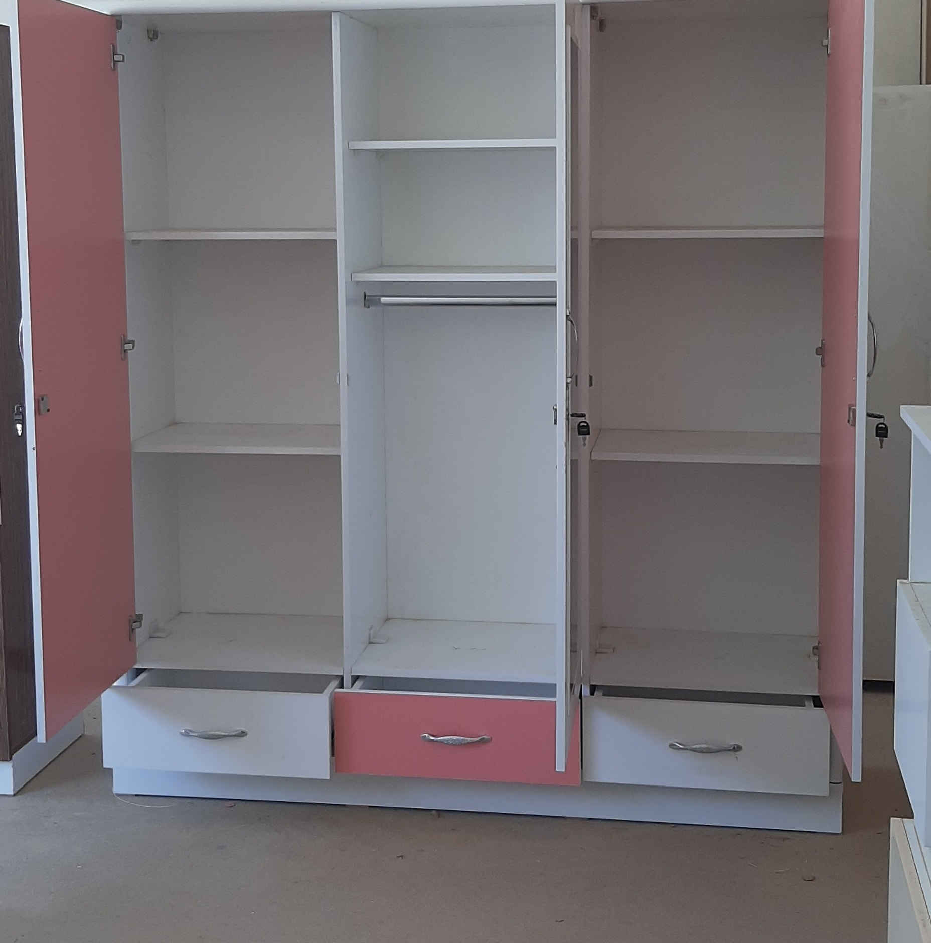 العنوان حله شارع 80 .⚘.بالقرب من شارع الحسينيه🌹 مقابل عماره ابو امير لكماليات السيارات 💥 هاتف 👈.***********...باداره سيد ظافر💗
