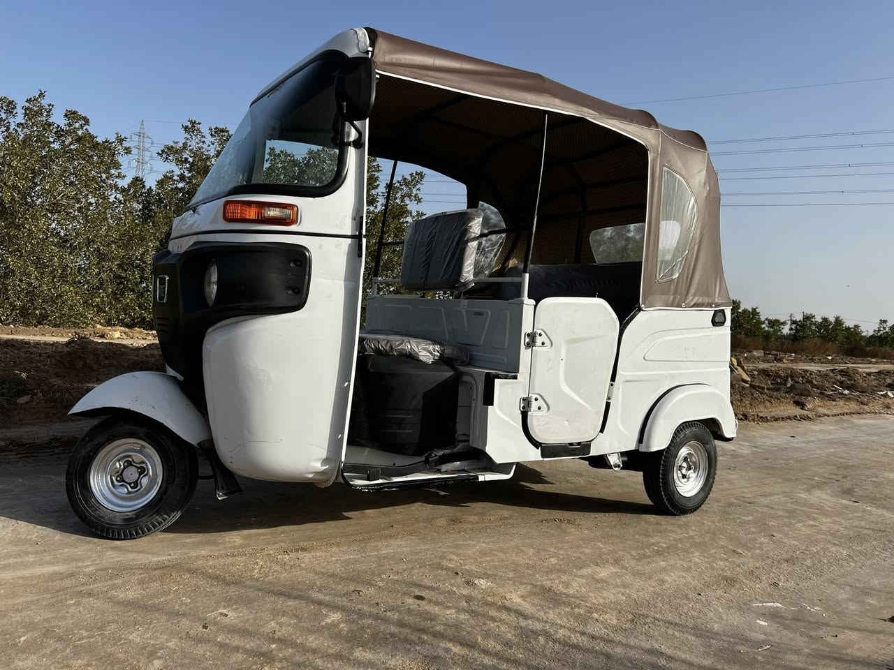 سلام عليكم
تكتك 21 شهر 11
رقم ذي قار نكليزي 
تحويل ثاني يوم
توني مسوي خياساتها 
سعر 7400 وبيه مجال 
مكاني قضاء النصر
***********
