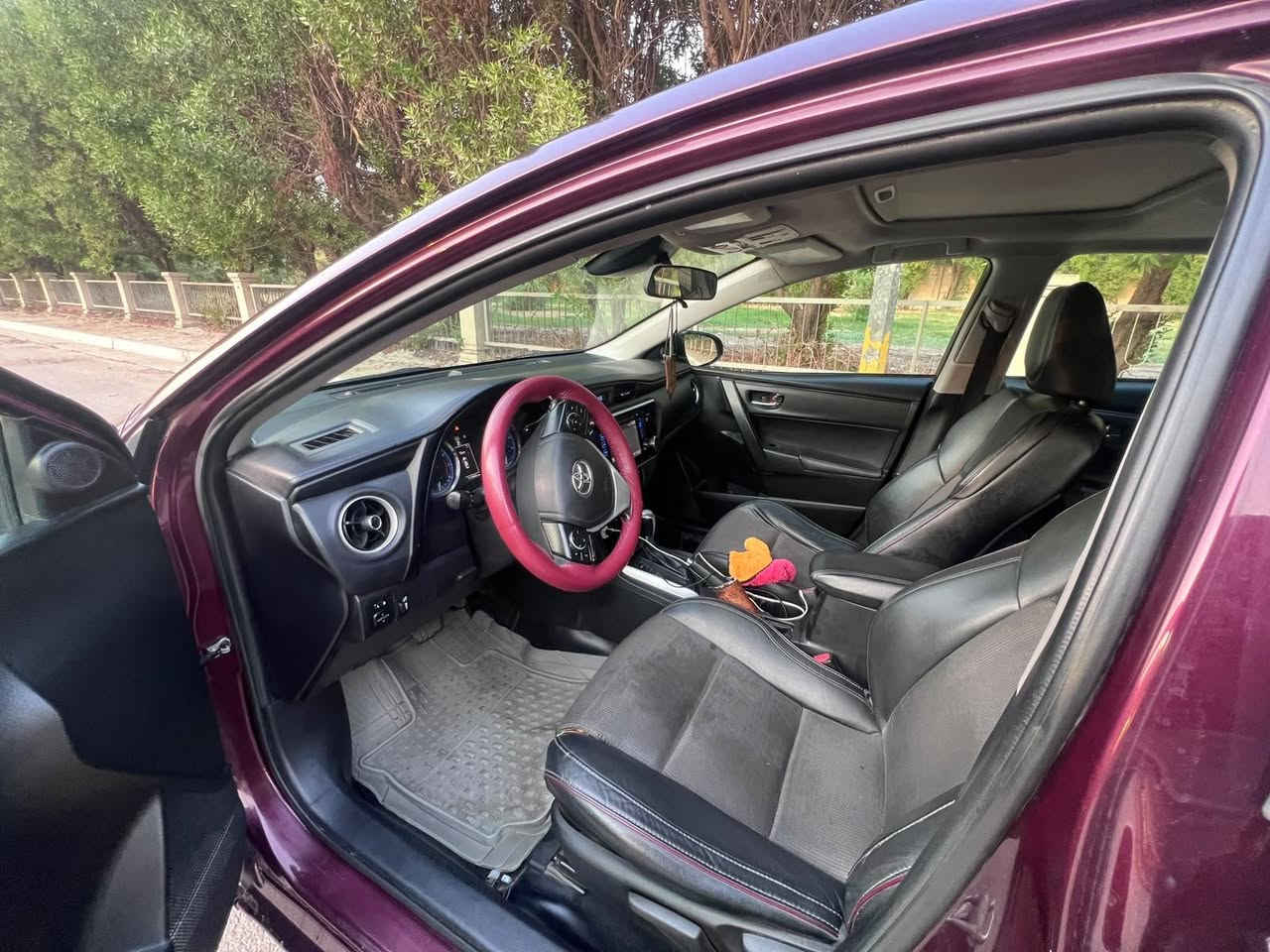 السلام عليكم
من رخصت الادمنية 
كورلا للبيع خمسينيه se رقم اربيل 
موديل 2017 
فول 1/1 
السياره ماشية 120 الف مايل  
ايرباك بردة بيها 
 صبغ 3 قطع وقطعة كلير  والغد الايمن ضرر بسيط مصلح ومامصبوغ 
السياره بيها نواقص (حدادة امامية +صبغ دعاميتين +صبغ بنيد وجاملغ خلفي + بوليش ) يرادلها ترتيب فقط 
السياره بيها جارد بسيط بالقمارة 
المكينه الكير التبريد الكهربائية كفلة 
تخم تاير جديد جوها 
السعر وبيها مجال بسيط 
مكانها بالكاظمية 
 واتساب ***********
عارضه 120
